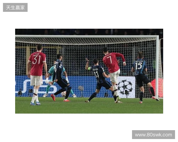 记者:因下赛季很大概率有欧冠踢,曼联想B费再至少留队1年