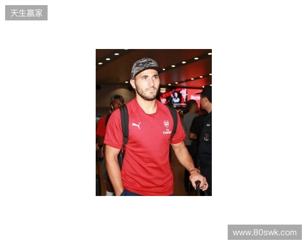 英超官方晒出图片:阿森纳U15全员抵达北京